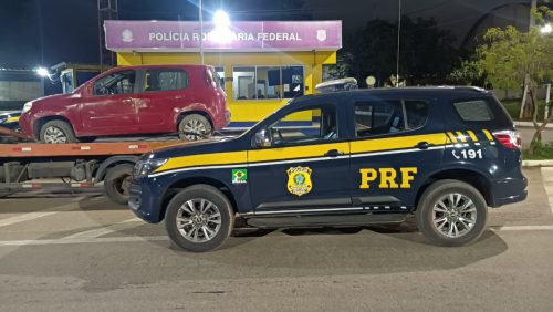 Carro roubado em São Bento do Una é recuperado horas depois pela PRF em Garanhuns Imagem referente a Carro roubado em São Bento do Una é recuperado horas depois pela PRF em Garanhuns