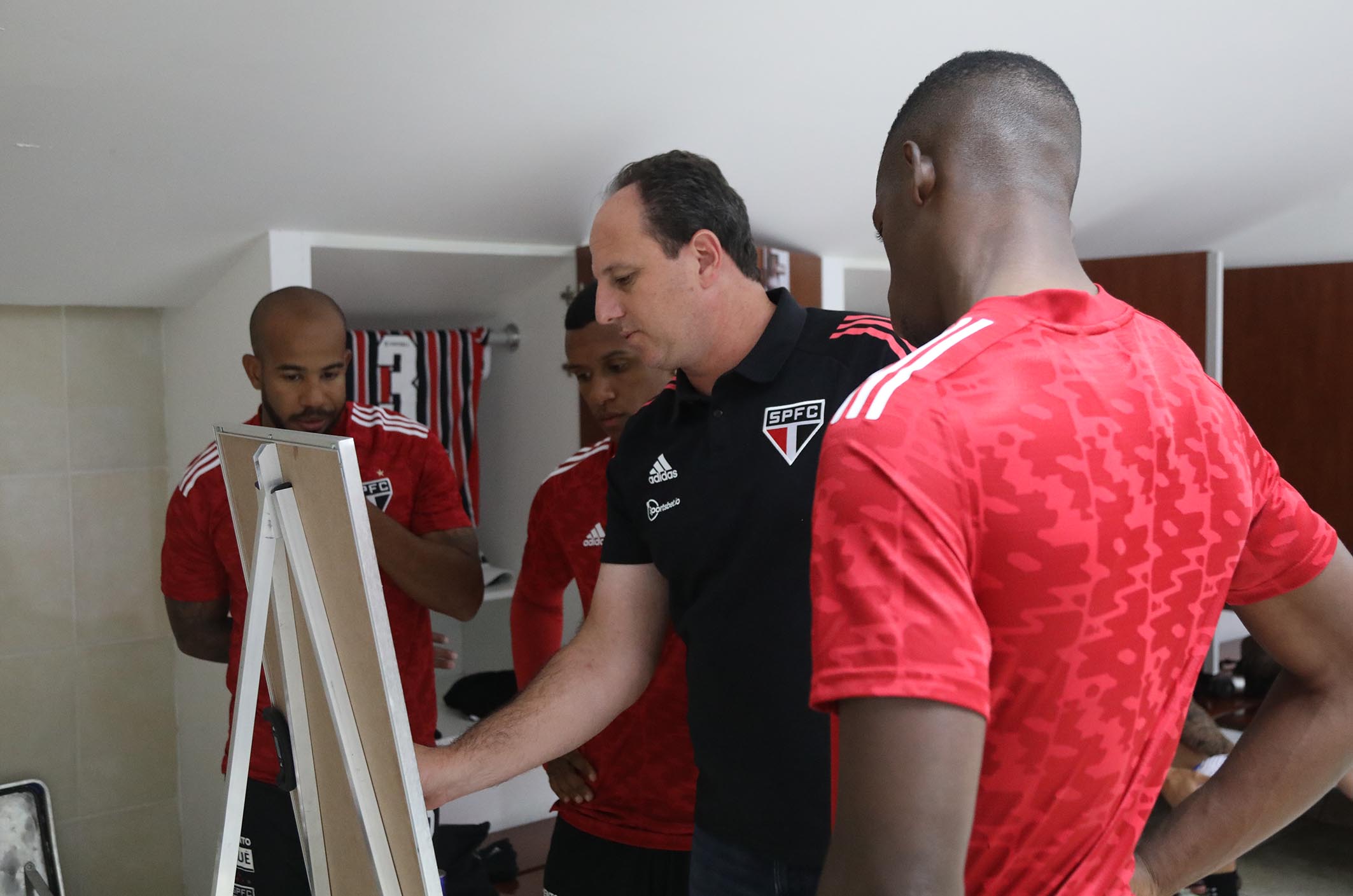 SPFCtv: bastidores de Ayacucho 2 x 3 São Paulo