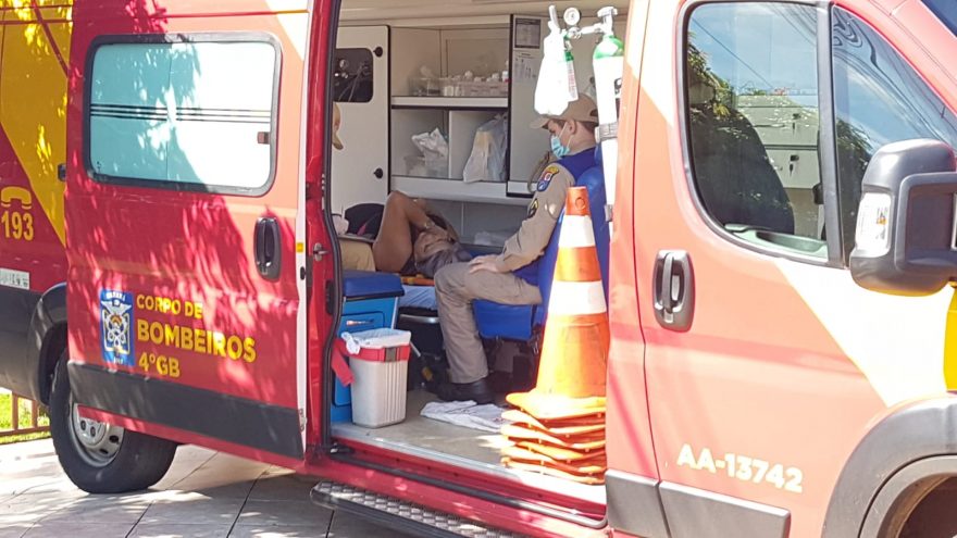 Mulher quebra a perna ao sofrer queda em residência no Santa Cruz