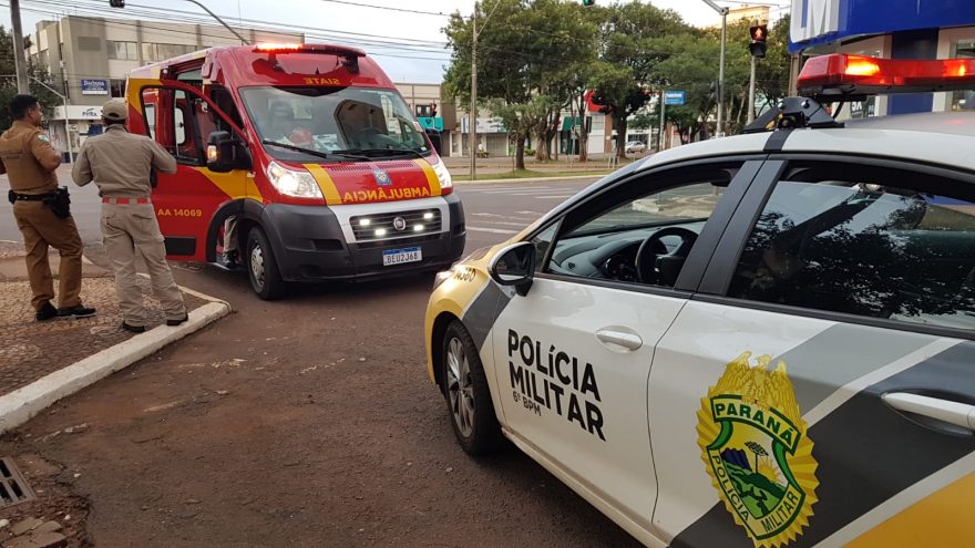 Suspeito de roubo é agredido por populares no Centro de Cascavel