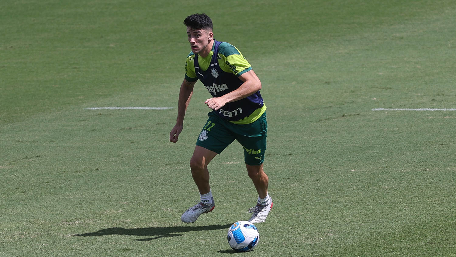 Piquerez treina com o elenco e se aproxima de retorno; titulares fazem recovery