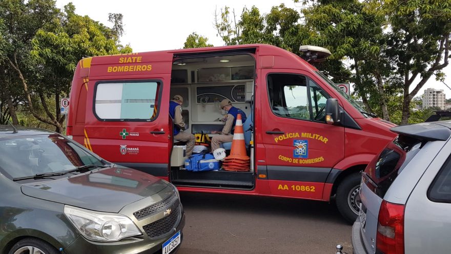 Menina de 8 anos cai de brinquedo em parquinho sofre suspeita de fratura