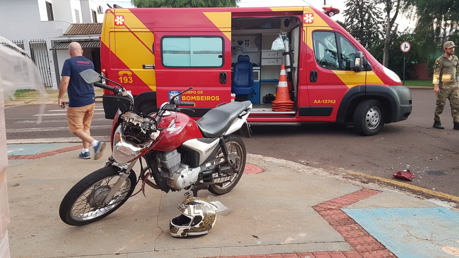 Motociclista fica ferido em colisão no Bairro Coqueiral