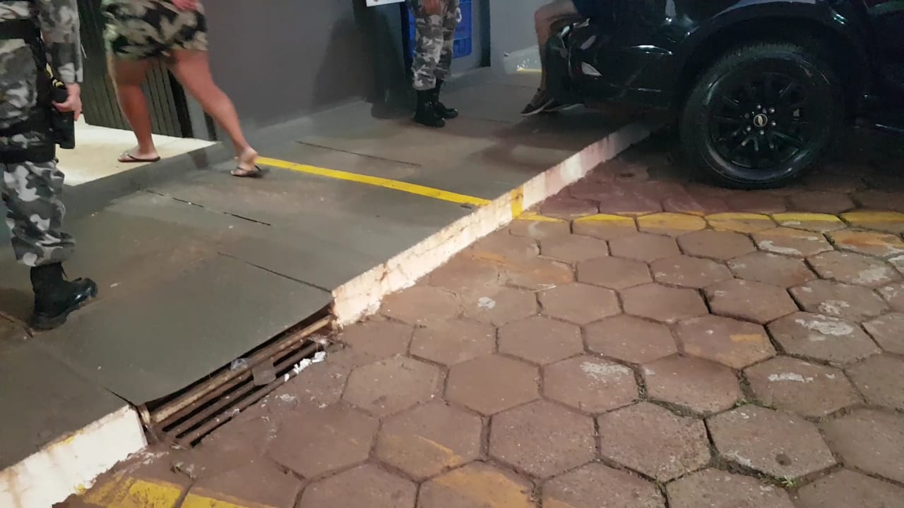 Mulher é detida por tráfico de drogas no Conjunto Abelha