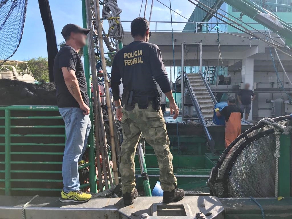 PF e ICMBio apreendem 30 toneladas de peixes em Arraial do Cabo/RJ