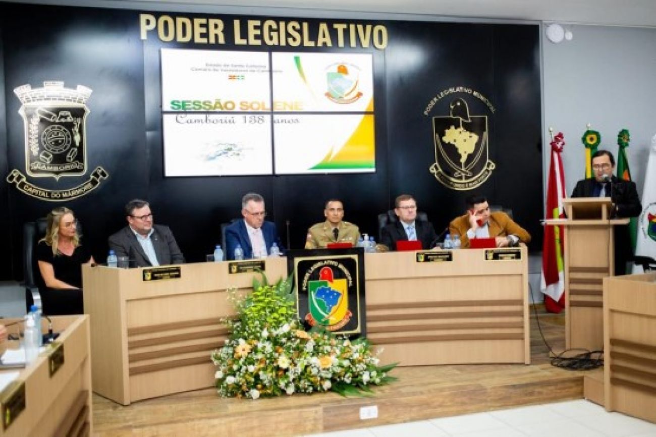 Magistrada de Camboriú tem trabalho reconhecido e premiado pela Câmara de Vereadores
