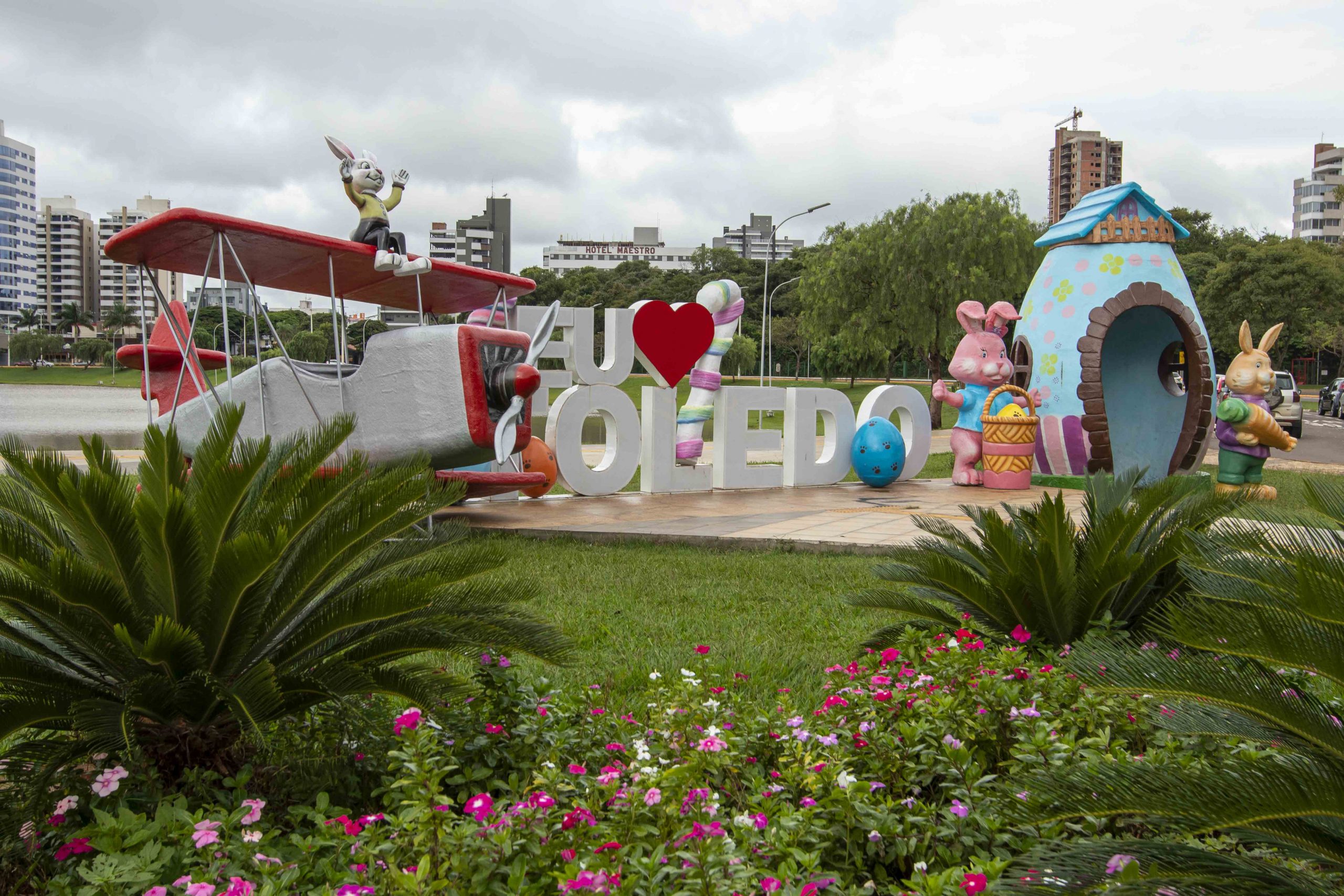 Toledo – Decoração no Centro e no Diva Paim Barth coloca Toledo no clima da Páscoa