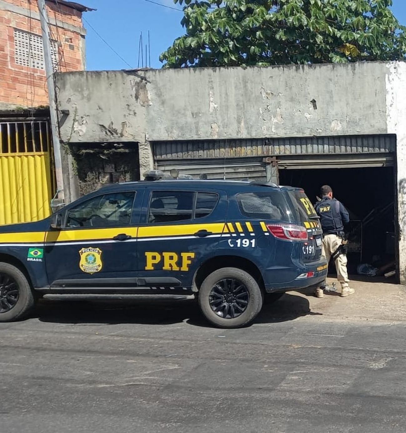 PRF apreende 4 indivíduos que praticaram o roubo de defensas metálicas na BR-324
