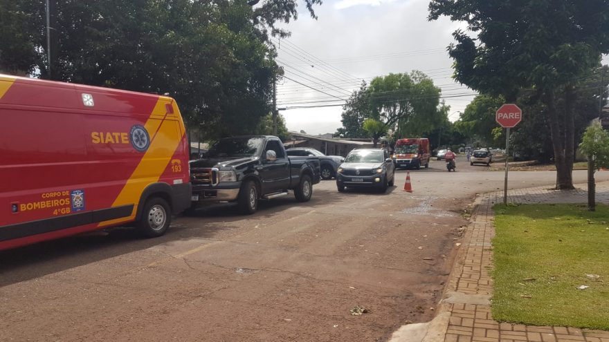 Três pessoas ficam feridas após atropelamento na Rua Plínio Salgado