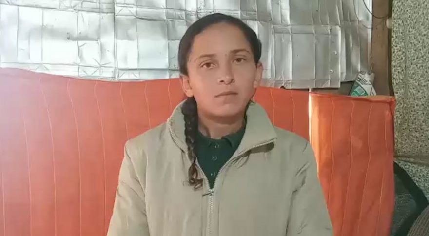 Recém divorciada e com quatro filhos pequenos, mulher pede a ajuda da comunidade