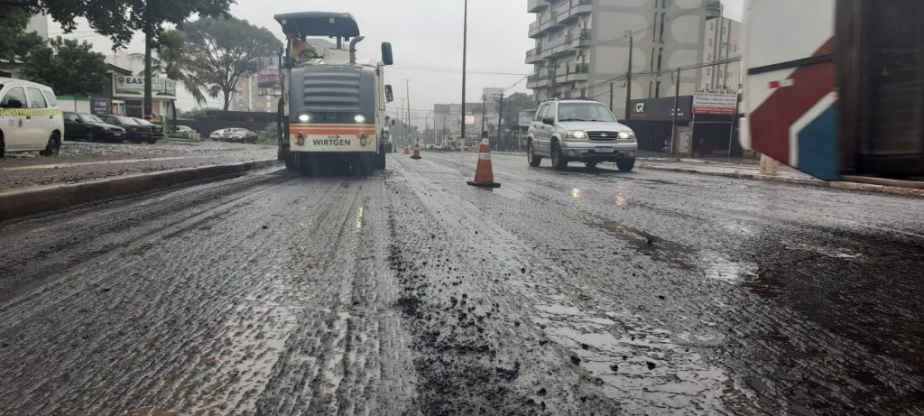 Obras na Avenida Costa e Silva seguem no sentido à BR-277