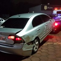 Imagem referente a Moto utilizada em homicídio e carro da vítima são levados para a delegacia de Cascavel