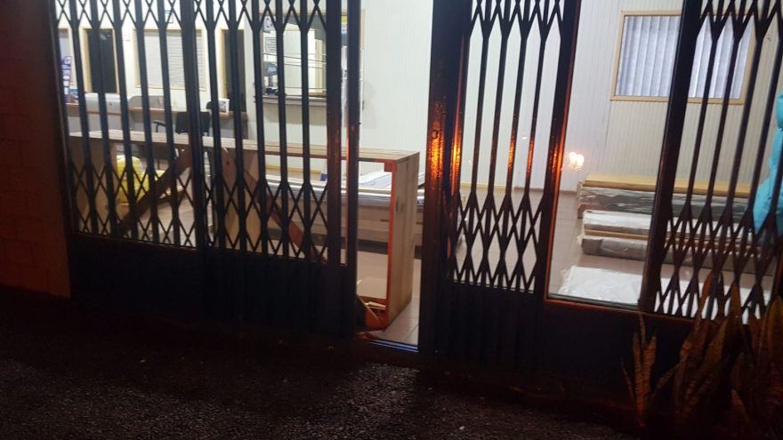 Ladrão furta dois celulares e dinheiro de loja no Parque São Paulo