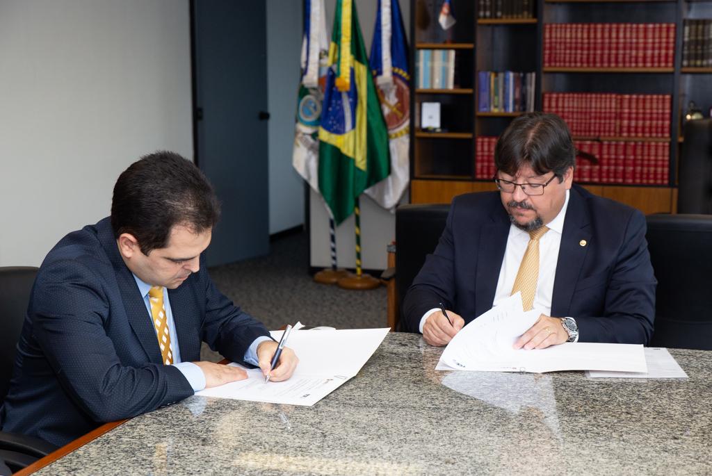 MPRJ e TCE-RJ firmam convênio para fiscalizar a aplicação de verbas provenientes do ‘leilão da CEDAE’