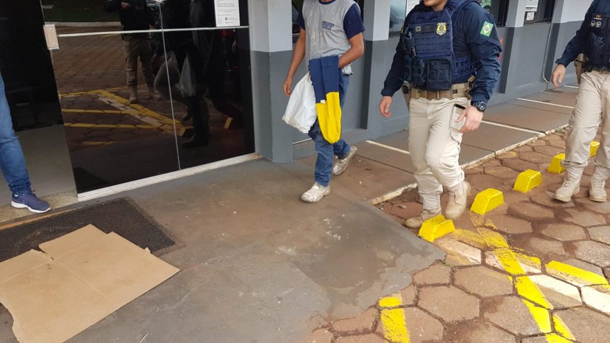 Durante abordagem na BR-163, PRF encontra homem que era procurado pela Justiça