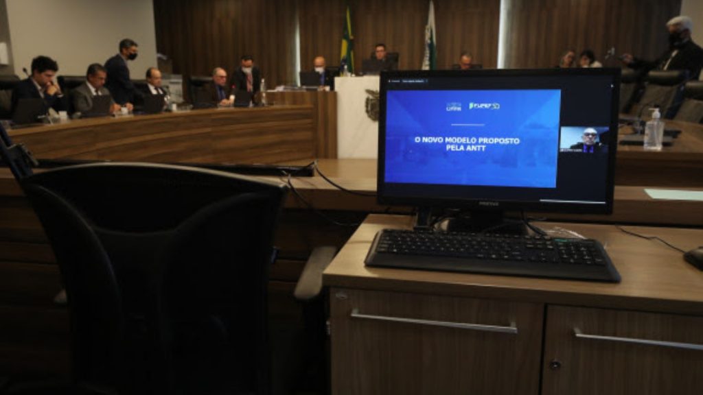 Especialistas alertam que novo pedágio pode diminuir competividade econômica e isolar municípios