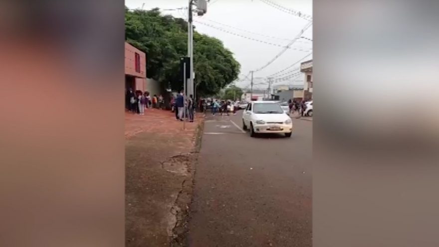 Pai faz apelo para que faixa de pedestre seja implantada em frente ao Colégio Padre Carmelo Perrone