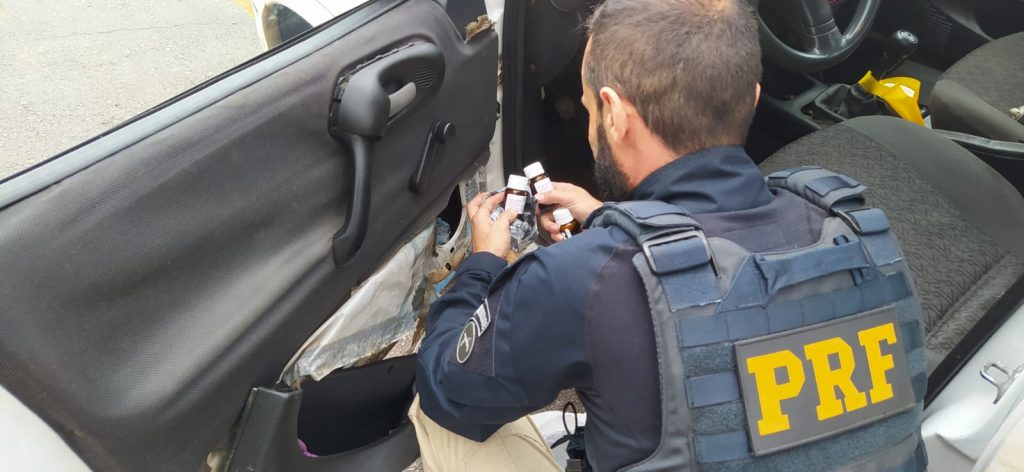 PRF prende homem com centenas de remédios importados ilegalmente