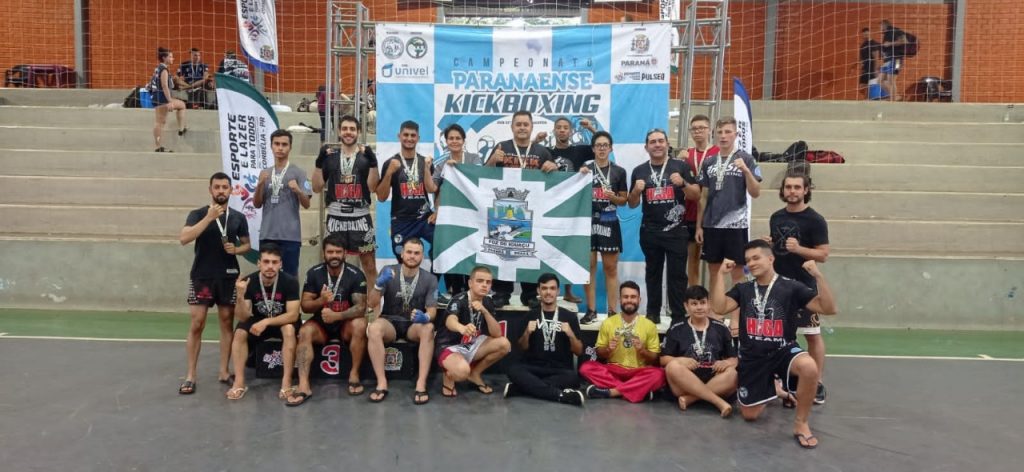 Equipe iguaçuense conquista 37 medalhas no Campeonato Paranaense de Kickboxing