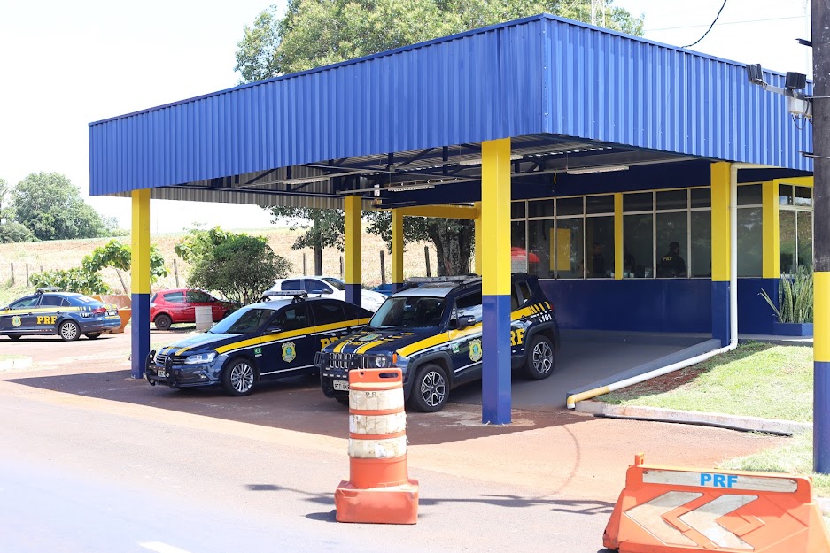PRF apreende eletrônicos presos à barriga de falsa grávida no Paraná