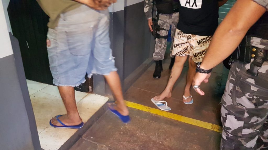 Pelotão do Choque detém indivíduos por tráfico no Bairro Universitário em Cascavel