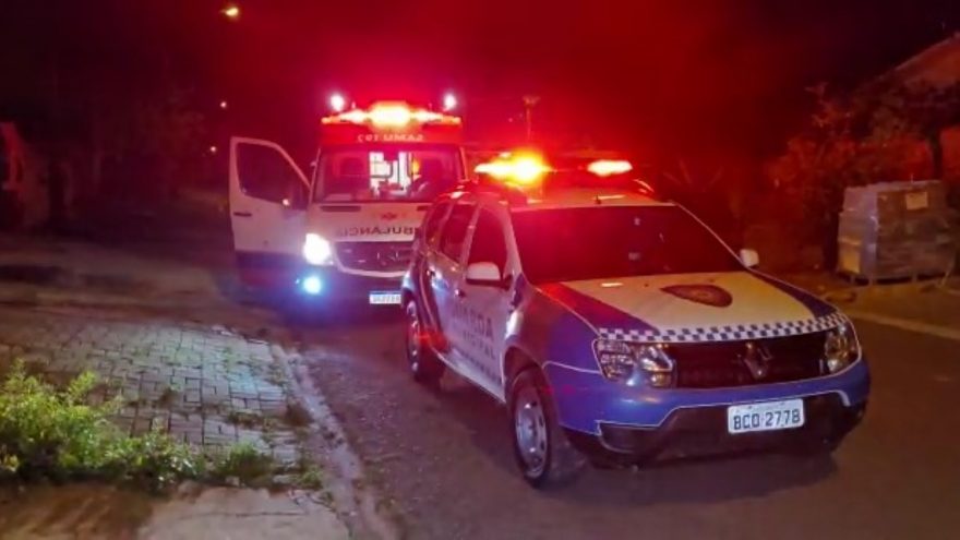 Homem em surto é socorrido pelo Samu no Bairro Neva