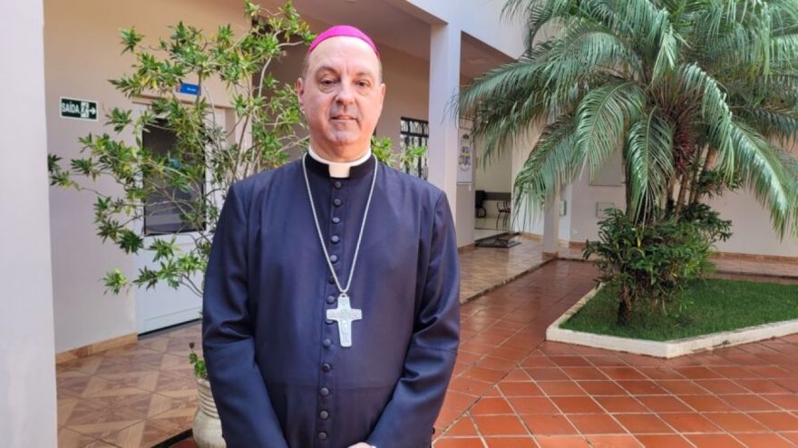 Após 2 anos, procissão do Senhor Morto acontece em Apucarana