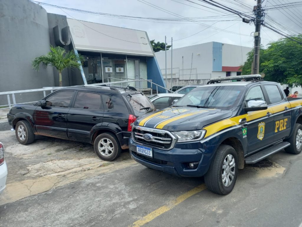 PRF recupera em Floriano veículo roubado há dois meses no Maranhão