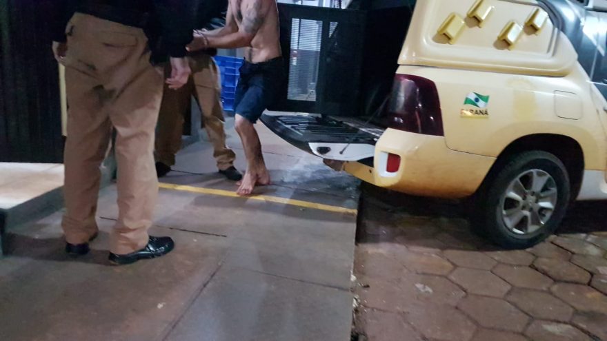 Mulher é enforcada pelo ex-companheiro e consegue fugir antes de ser esfaqueada