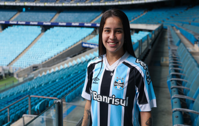 Karla Alves, reforço das Gurias Gremistas para a temporada, responde às perguntas da torcida