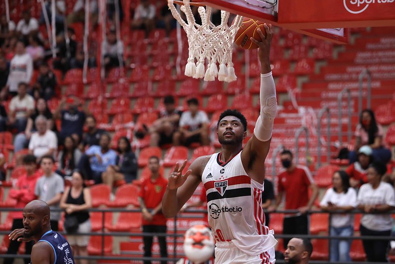 Basquete Tricolor encara o Franca em jogo de festa pelo título da BCLA