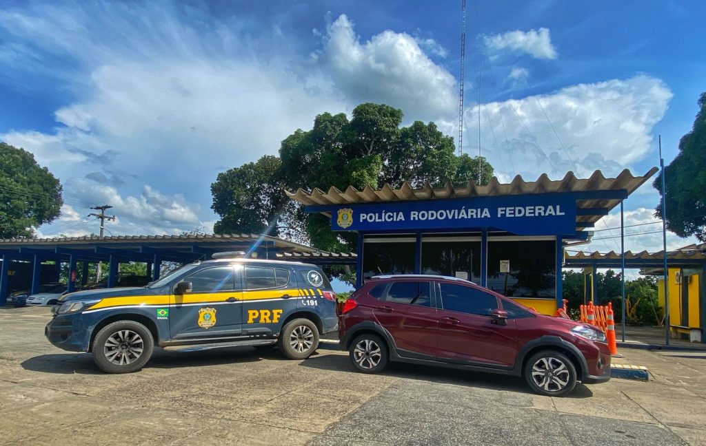 Empresário é preso no Extremo Sul da Bahia transitando com carro de luxo roubado