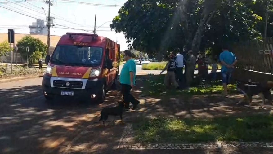 Homem é esfaqueado e pede ajuda para moradores no Bairro Alto Alegre