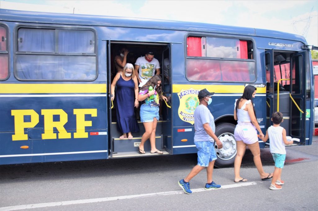 No primeiro dia da Operação Semana Santa, mais de 2.500 pessoas foram sensibilizadas com ações educativas para o trânsito