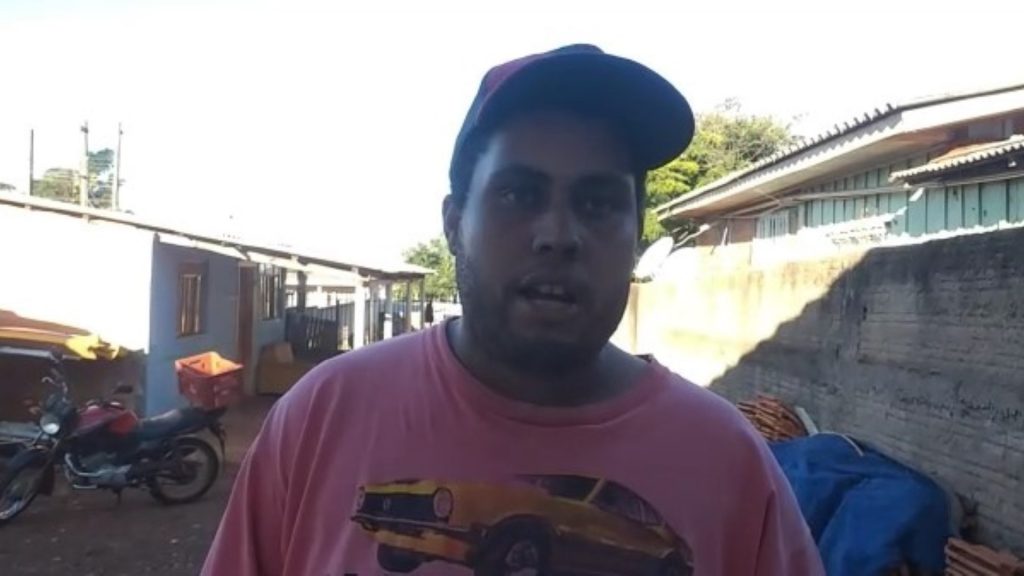 “Ele não consegue dormir, fica delirando, não fala nada com nada” diz filho pedindo ajuda para seu pai