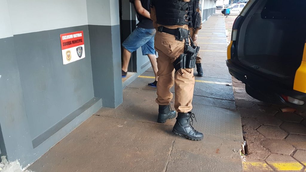 Equipes da Rocam detém indivíduo por suspeita de tráfico de drogas