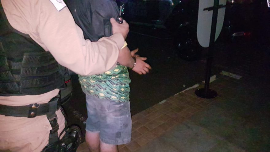 Detido por agredir homem com facão é encaminhado para o Fórum