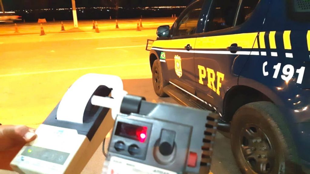PRF (CE) PRENDE, INDIVÍDUO CONDUZINDO VEÍCULO AUTOMOTOR SOB INFLUÊNCIA DE ÁLCOOL GERANDO PERIGO DE DANO