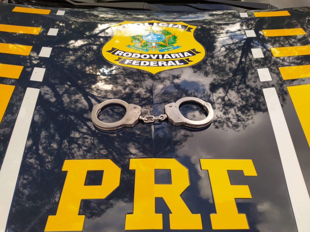 PRF (CE) prende, indivíduo com mandado de prisão em aberto