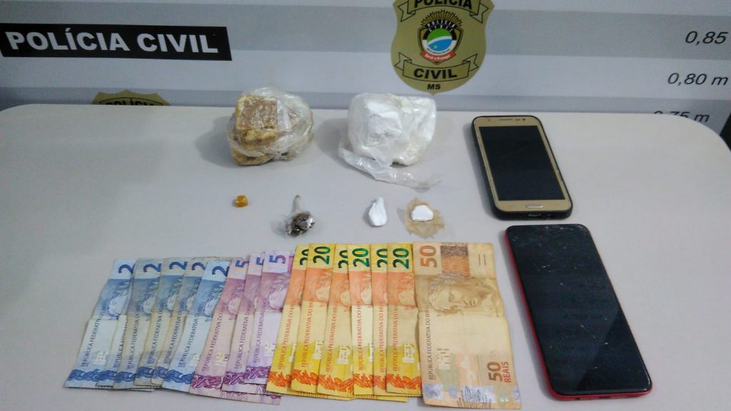 Polícia Civil prende em flagrante mulher que usava adolescente para fazer entrega de droga