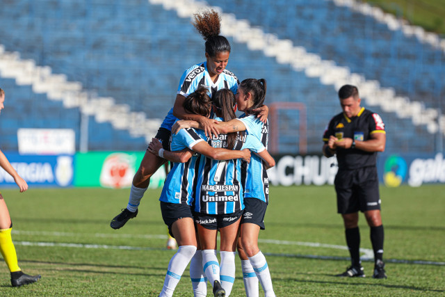 Com apoio da torcida, Gurias Gremistas vencem o Esmac-PA