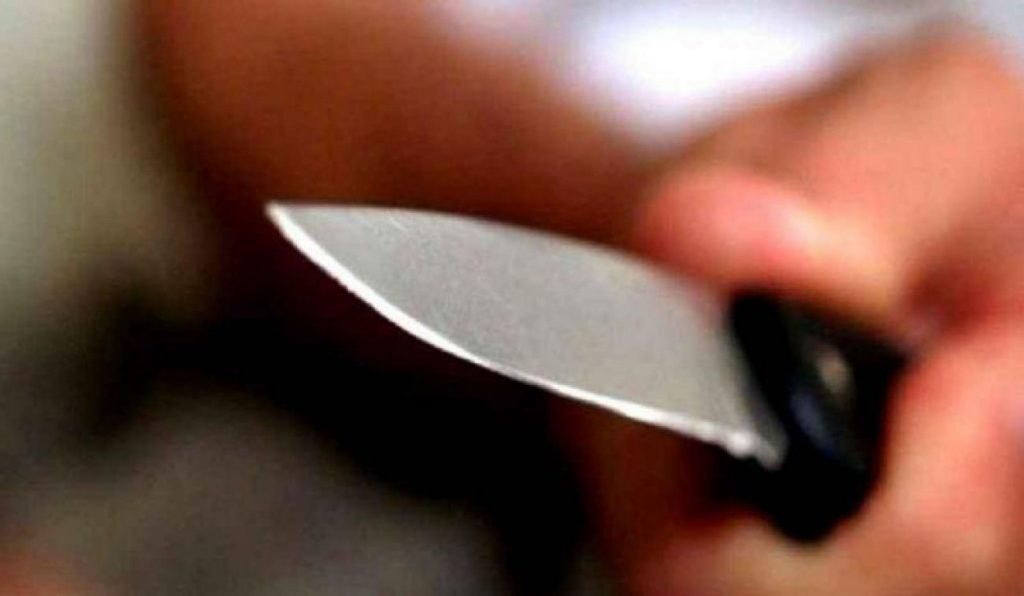 Homem é esfaqueado por ex de sua namorada
