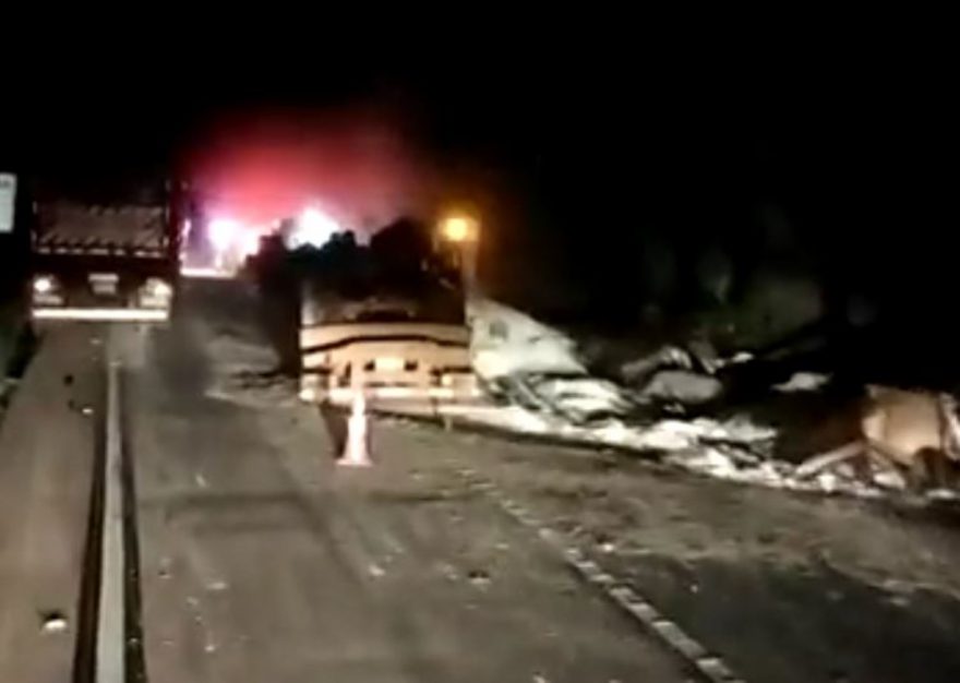 Vídeo: Médico morre atropelado por carreta sem freio enquanto atendia vítima de outro acidente