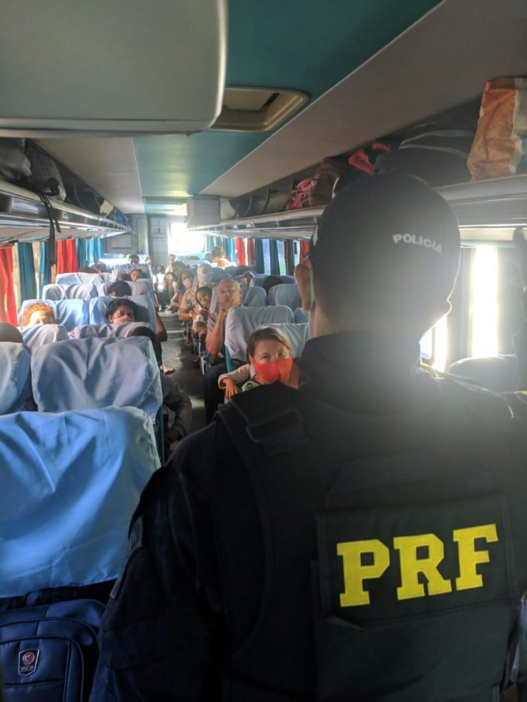 Domingo de páscoa é marcado por ações educativas realizadas pela PRF/BA