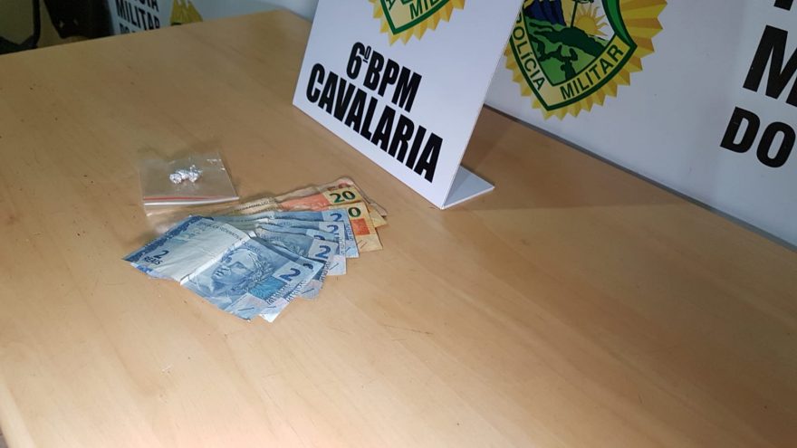 Jovem de 15 anos é apreendido pela Cavalaria com drogas no Santa Cruz