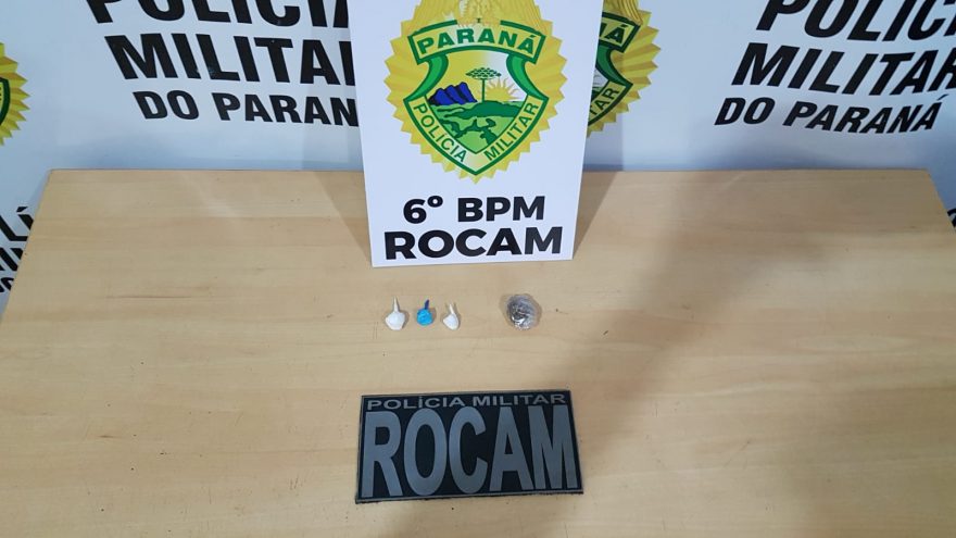 Durante diligências da Rocam, dupla é detida com drogas e homem procurado pela Justiça é preso