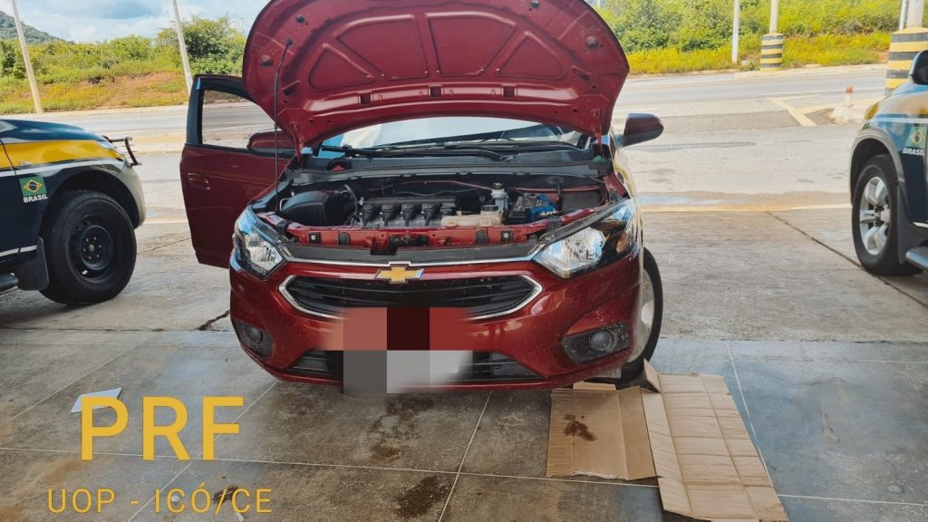PRF recupera, em Icó (CE), carro roubado no Rio Grande do Sul