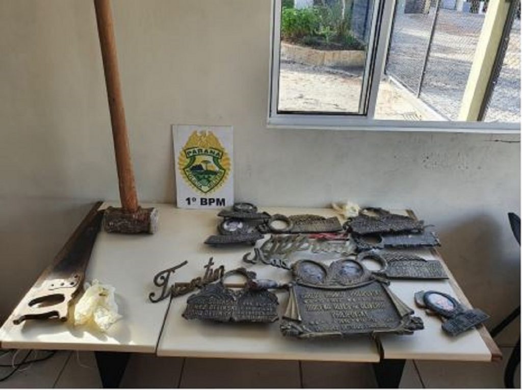 Homem é preso com placas de bronze furtadas de cemitério￼