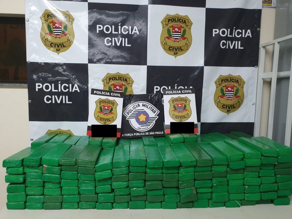 Polícias Civil e Militar interceptam o transporte de 241 tijolos de maconha