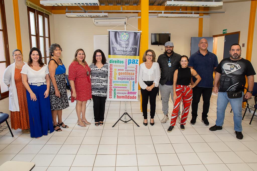 Procuradoras de Justiça visitam instalações da Delegacia de Crimes Raciais e Delitos de Intolerância